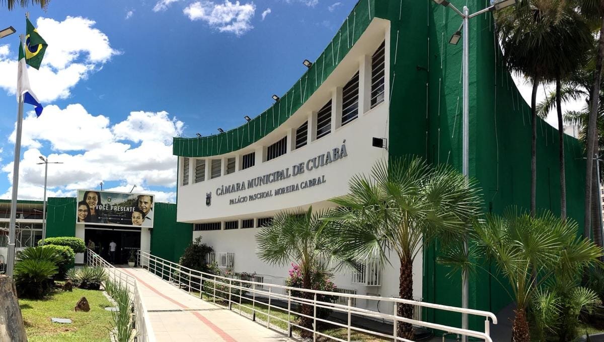 Procurador diz que reeleição de Paula Calil é possível, mas tem haver mudança de regimento