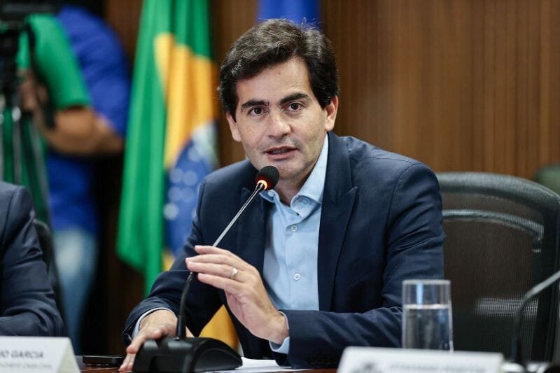Deputado tenta barrar críticas de ex-governador sobre o caso Oi nas redes e aciona o TJMT