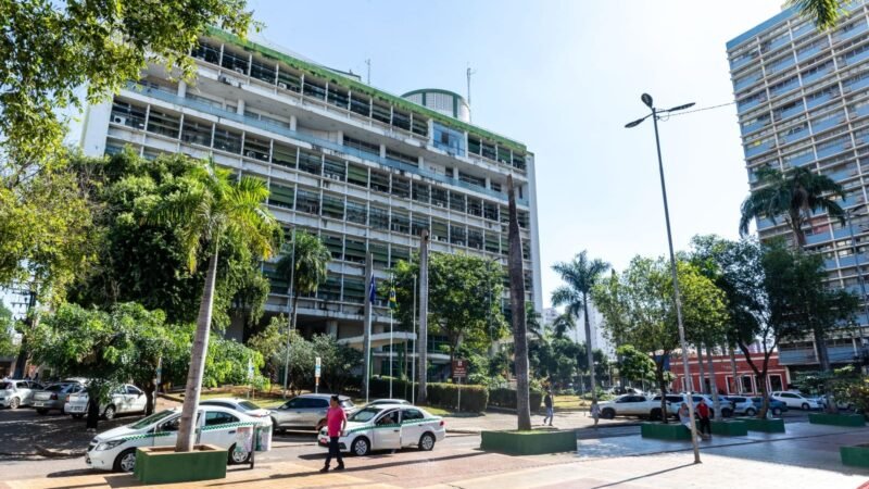 Cuiabá abre investigação após suspeita de fraude para compra na Educacão e evita gasto de R$ 70 mi