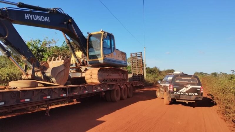PC recupera escavadeira que seria levada ao estado do Pará avaliada em mais de R$ 1 milhão