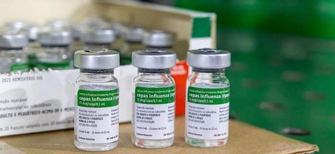 SES distribui 619 mil doses da vacina contra influenza; mais de 320 mil já vacinaram em MT