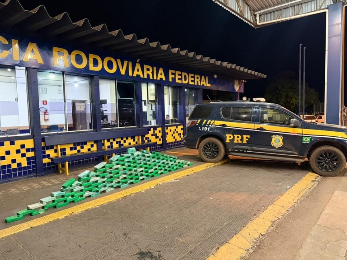 PRF apreende 133 kg de cocaína e comprimidos de anfetamina em caminhão frigorífico em MT