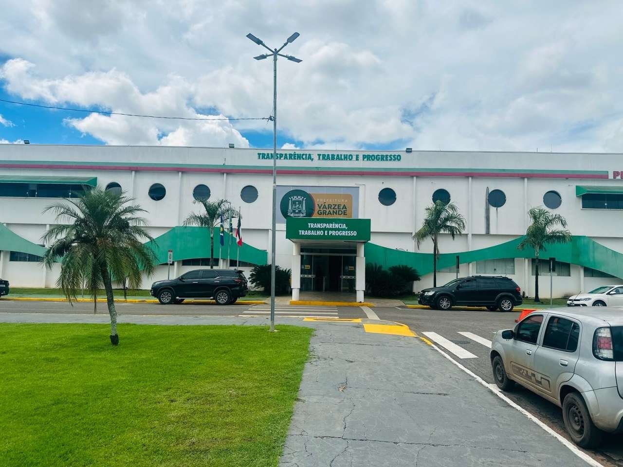 Prefeitura convoca 306 aprovados em seletivo para entrega de documentos
