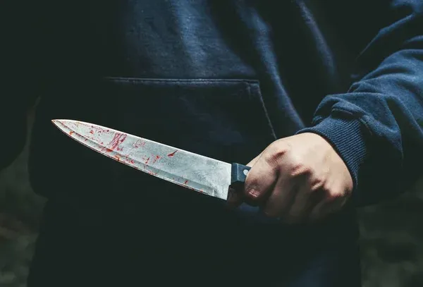 Embriagado, homem tenta matar a esposa e arranca pedaços dos seios dela em MT