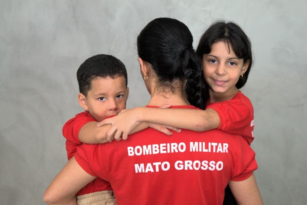 Entre filhos e farda: bombeiras contam como é conciliar maternidade e profissão