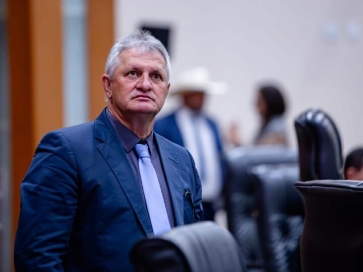 Deputado cobra reunião com líderes do União e PP para definir nomes de chapa proporcional