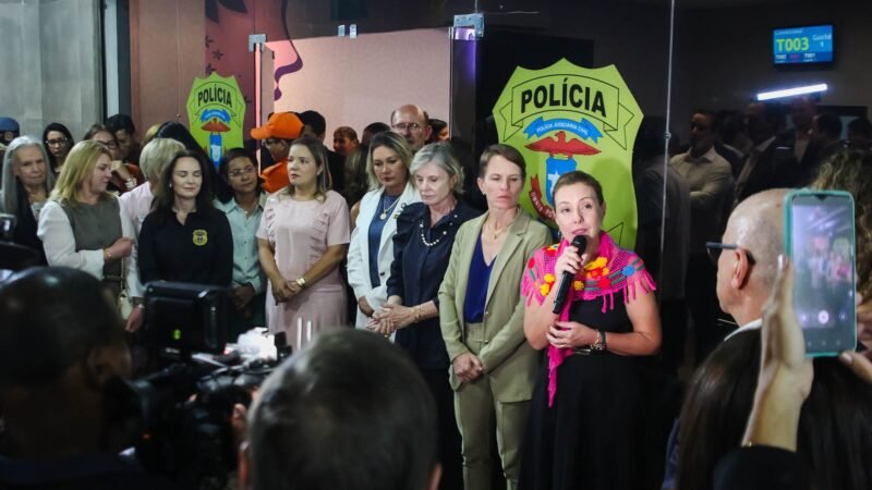 Mulheres celebram conquista de delegacia com plantão 24 horas em Várzea Grande