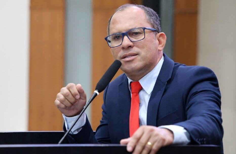 Fabinho atravessa a ponte e ganha dois vereadores de Cuiabá