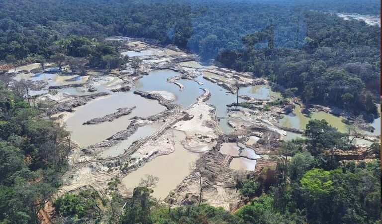 Força-tarefa fecha garimpo ilegal em terra indígena em MT e causa prejuízo de R$ 83 milhões ao crime