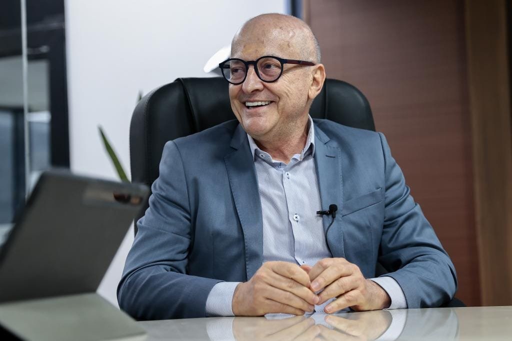 Governador sanciona lei para diminuir custo do diesel em MT; medida vale até 31 de dezembro