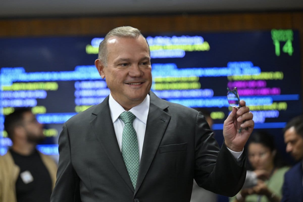 Wellington diz que pesquisa consolida pré-candidatura e reforça apoio de Bolsonaro