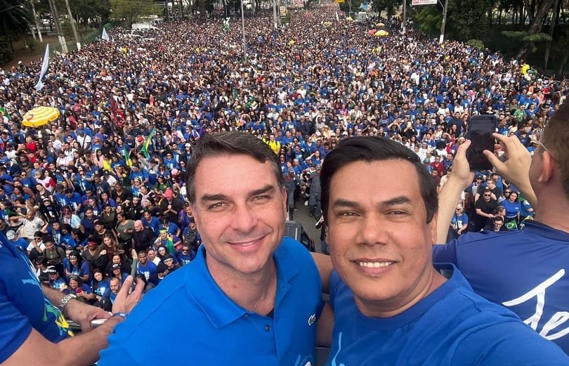 Flávio Bolsonaro confirma presença na Marcha para Jesus em Cuiabá