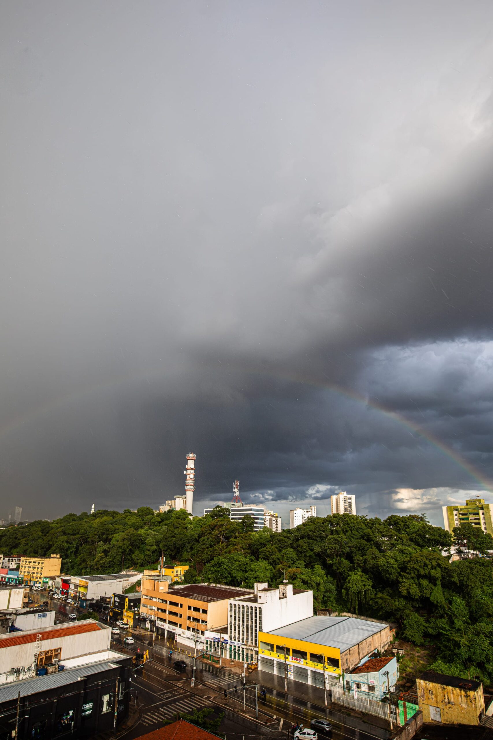 Cuiabá tem alerta de tempestade e granizo, e fica em estado de atenção até esta quinta-feira