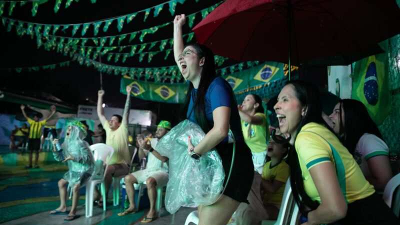 Telões da Prefeitura mobilizam torcedores e levam festa a diferentes regiões de Cuiabá