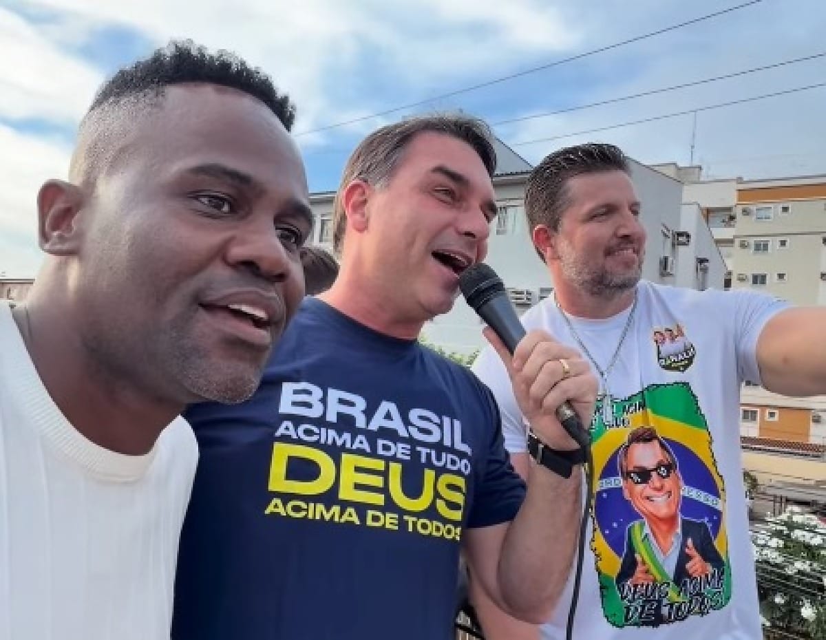 Em Cuiabá,  Flávio Bolsonaro canta louvor e pede orações pelo Brasil: “não vamos perder a esperança”