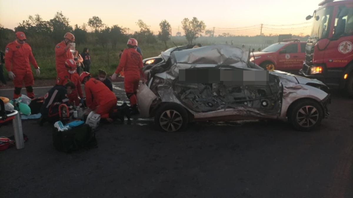 Vítimas de grave acidente entre carro e caminhão na Estrada da Guia são identificadas; nomes