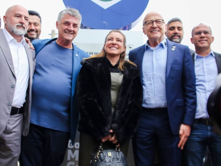 “Vai virar a chave de Várzea Grande para a tecnologia”, diz Flávia Moretti em inauguração