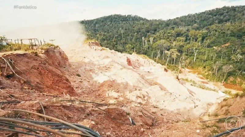 PF encontra arsenal de fuzis em área de garimpo dominada pelo Comando Vermelho em MT