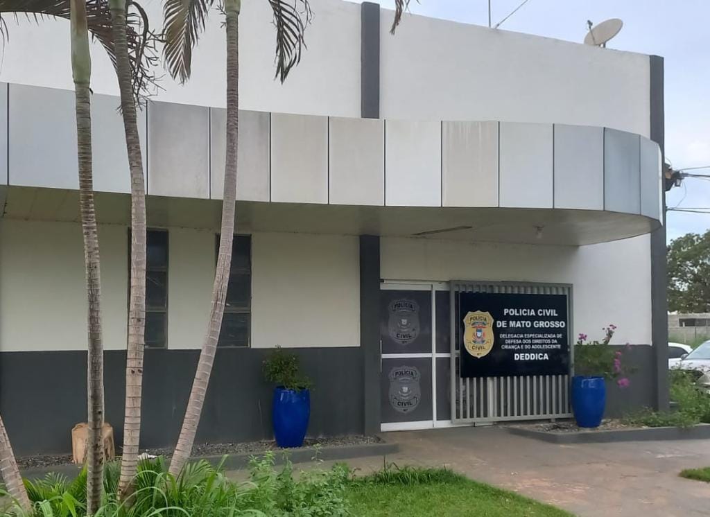 Padrasto que tentava invadir banheiro com enteadas de 11 e 13 anos dentro é preso em Cuiabá