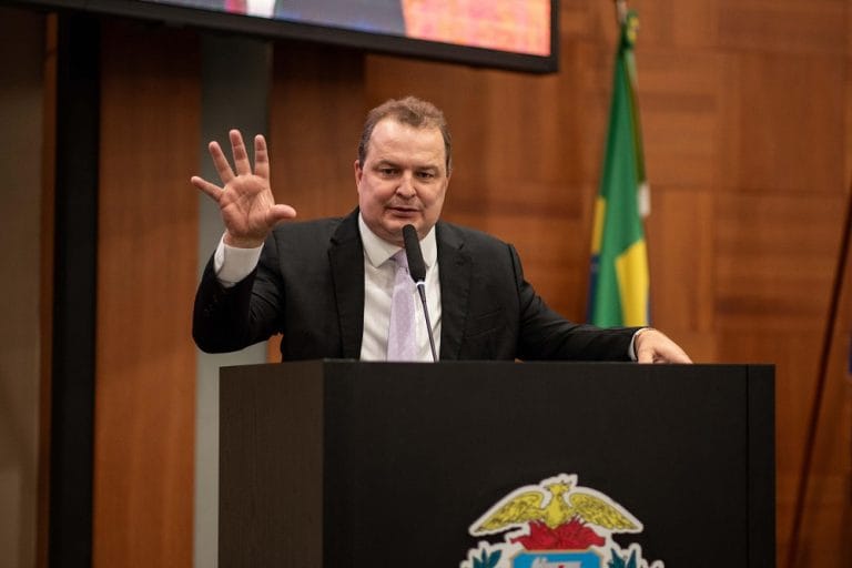 Presidente acusa governo de tentar reduzir prerrogativas da  AL com “jabutis” em projeto
