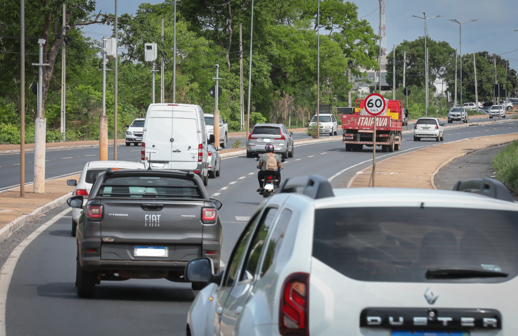 Proprietários de veículos com placa final 6 têm até o dia 30 de junho para quitar licenciamento
