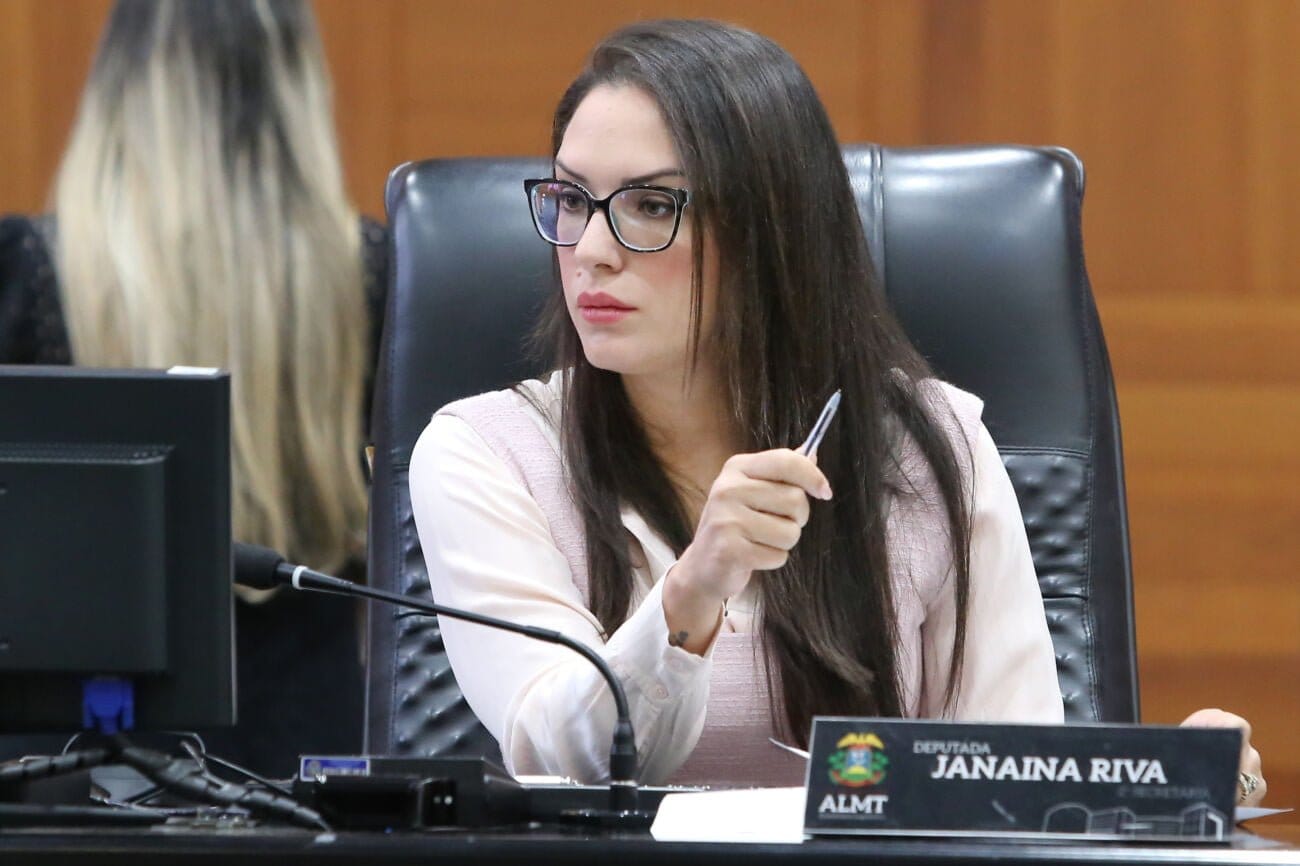 Janaina contrata pesquisa de outro estado para medir cenário em MT
