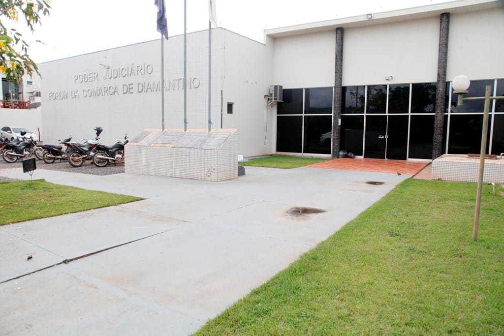 Réu é condenado a 16 anos por tentativa de homicídio; vítima teve mão e punho amputados
