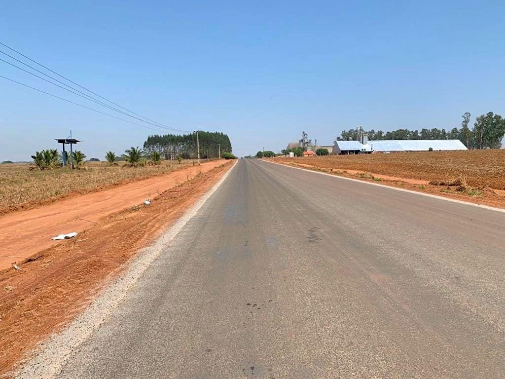 Sinfra assina ordem de serviço para retomada de obras para asfaltar 28 km de rodovias