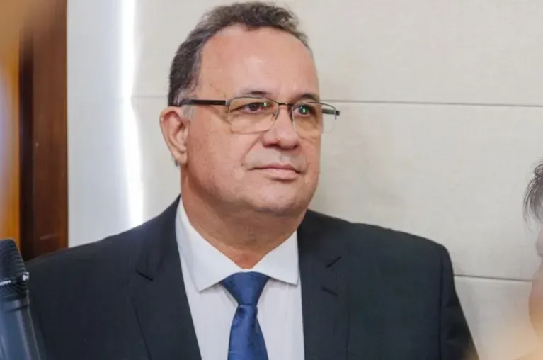 Secretário de Fazenda segue fortalecido com Flávia Moretti