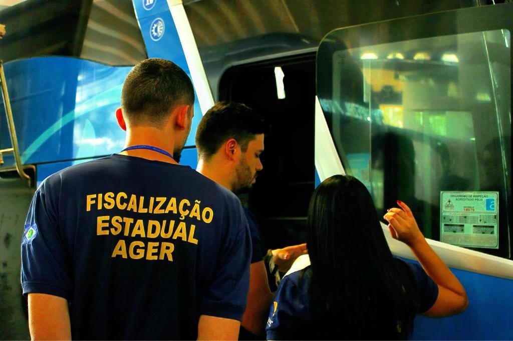 Ager fiscaliza e alerta para embarque seguro de crianças e adolescentes nas rodoviárias