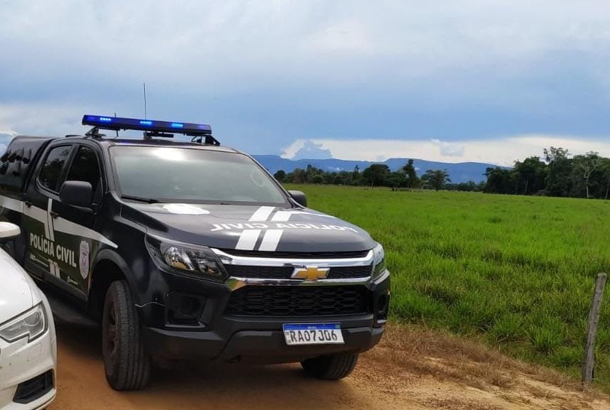Foragida por envolvimento na morte de faccionada em boate é presa em ônibus que vinha para Cuiabá