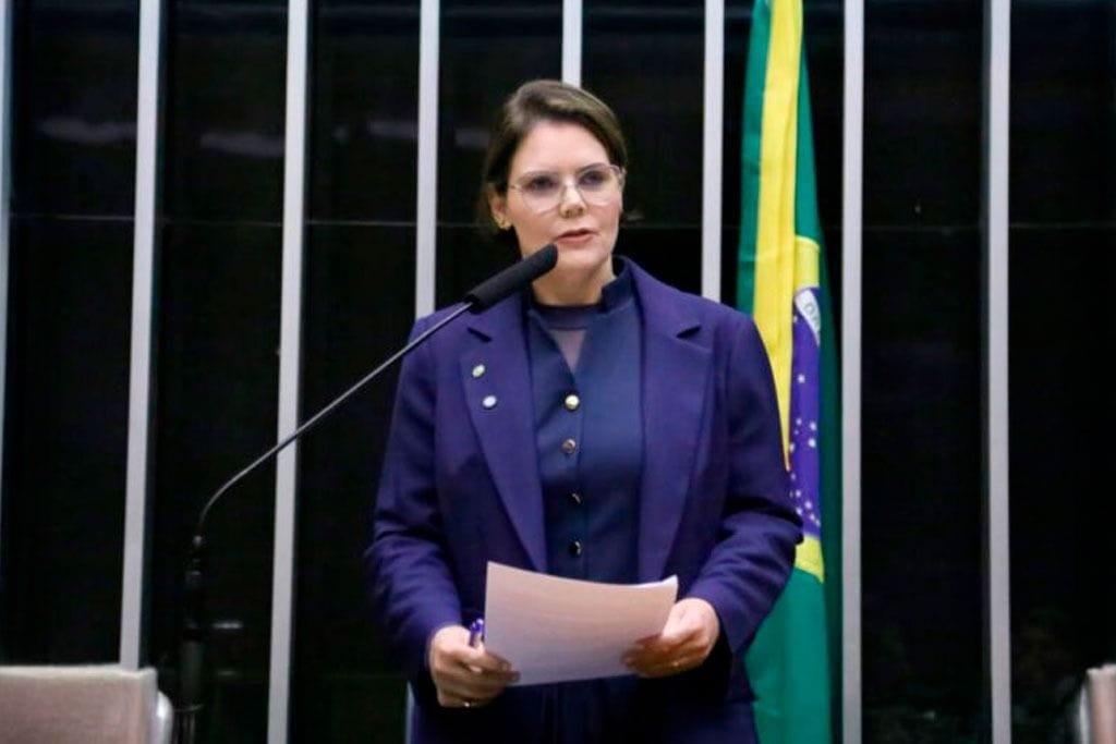 Coronel Fernanda acusa governo de beneficiar aliados : “favorecendo amiguinhos”