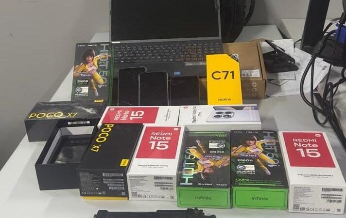 Polícia Civil prende ladrão vendendo celulares furtados de loja na Capital