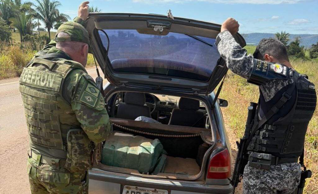 Militares confiscam carga de cocaína avaliada em R$ 4 milhões e prendem três traficantes