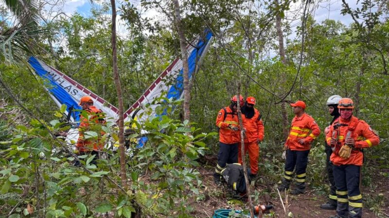 Bombeiros localizam destroços de ultraleve e corpo de piloto 24 horas após acidente aéreo em MT