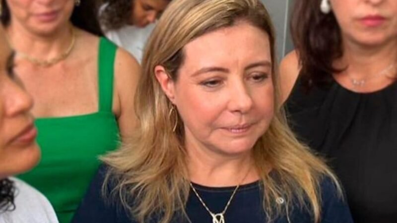 Flávia culpa baixa arrecadação por dificuldade na realização de obras e cobra pagamento