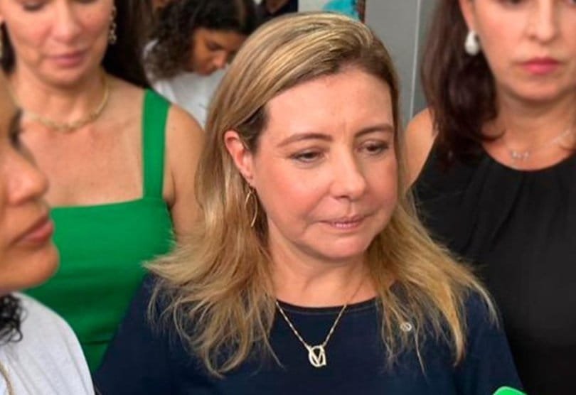 Flávia culpa baixa arrecadação por dificuldade na realização de obras e cobra pagamento
