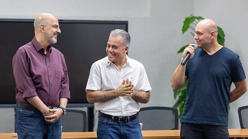 Reginaldo ficará na Educação até conclusão de balanço da Pasta, afirma prefeito