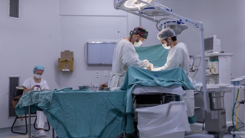 Cuiabá realiza mutirão com cirurgias de vesícula por vídeo para reduzir fila de espera