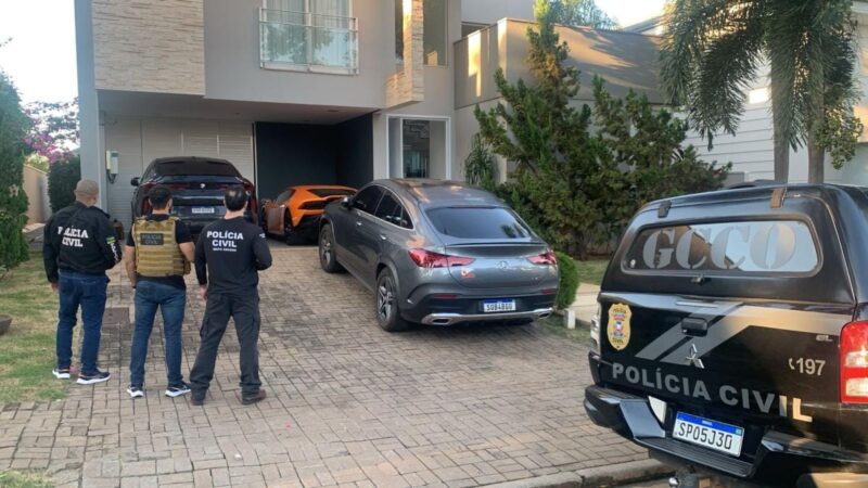Operação cumpre mandados em Cuiabá e apreende Lamborghini de R$ 3,8 milhões; confira vídeo