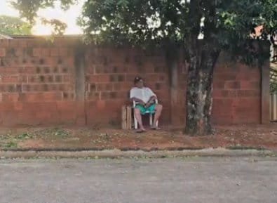 Idoso é preso após ser flagrado masturbando em frente de escola em MT; veja vídeo