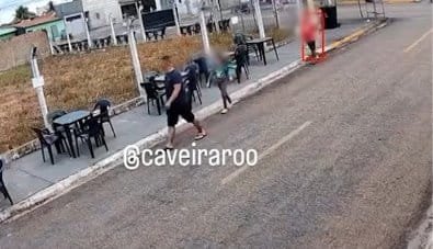 Comerciante é esfaqueado após discussão por som alto em espetinho em MT; veja vídeo