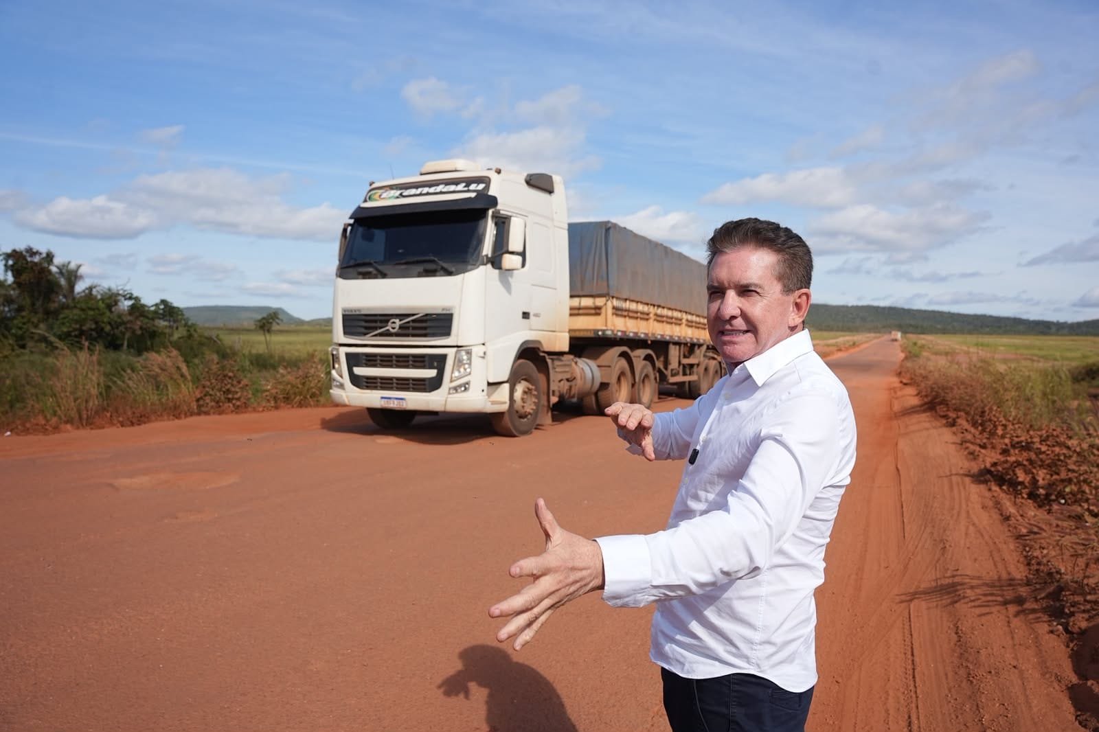 Rodovia apresenta desgaste menos de um ano após entrega ; empreiteira recebeu R$ 130 milhões