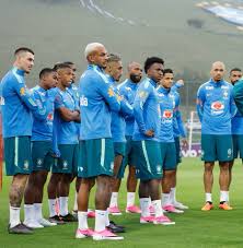 Seleção brasileira treina sem Neymar em campo, e Ancelotti não mostra time titular
