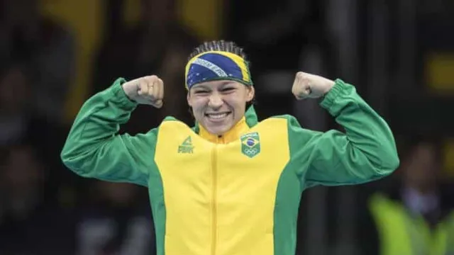 Bia Ferreira leva ouro na Copa do Mundo em retorno ao boxe olímpico