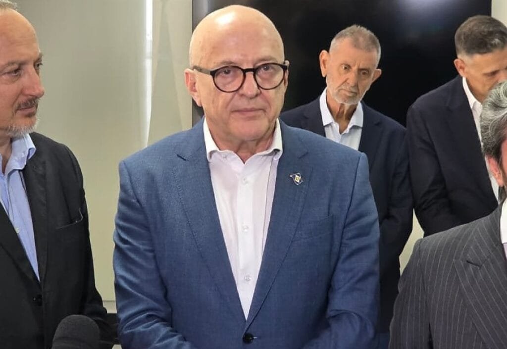Pivetta reage a críticas sobre empréstimo de R$ 1,5 bilhão e alfineta Wellington: “É desprezível”