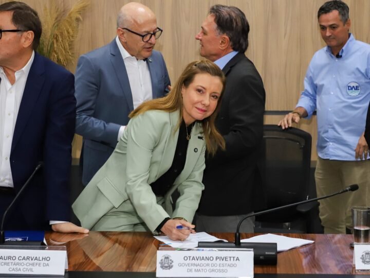 Flávia fala em virada na história do município e comemora TAC: “Agora, é levar água à torneira”
