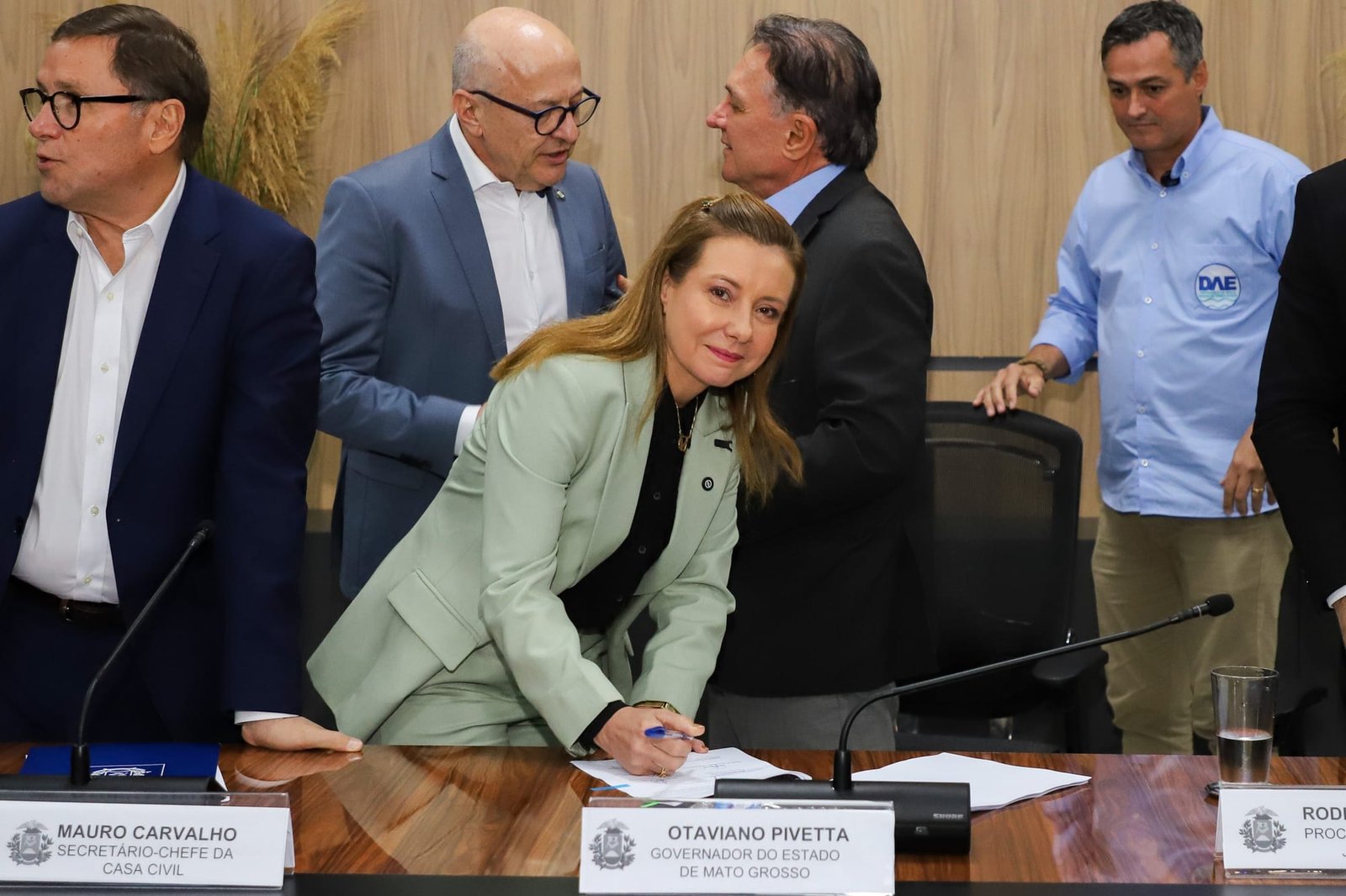 Flávia fala em virada na história do município e comemora TAC: “Agora, é levar água à torneira”