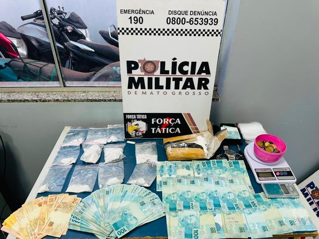 Três faccionados são presos pela Polícia Militar com drogas e R$ 16,7 mil do tráfico