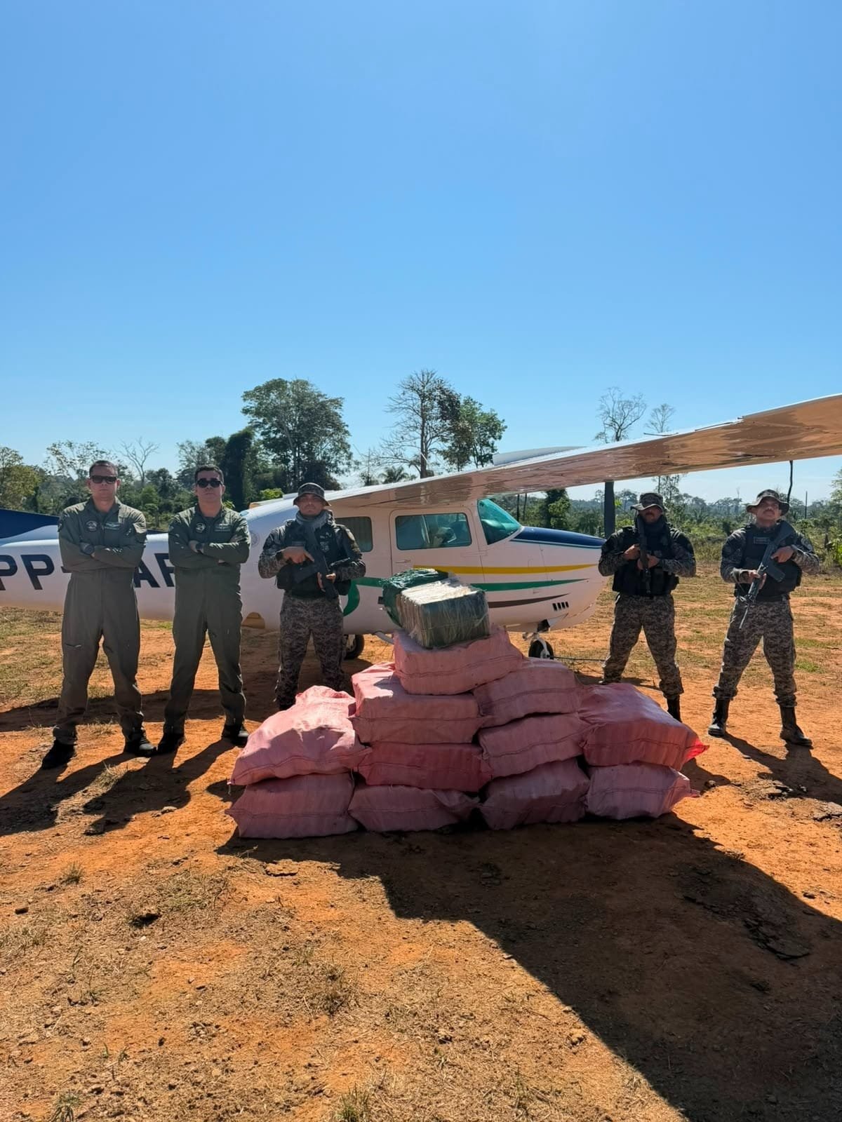 Operação em MT apreende meia tonelada de maconha em fazenda e prende três suspeitos